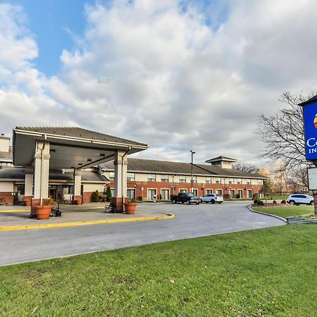 Comfort Inn&Suites Ambassador Bridge Windsor Exterior foto