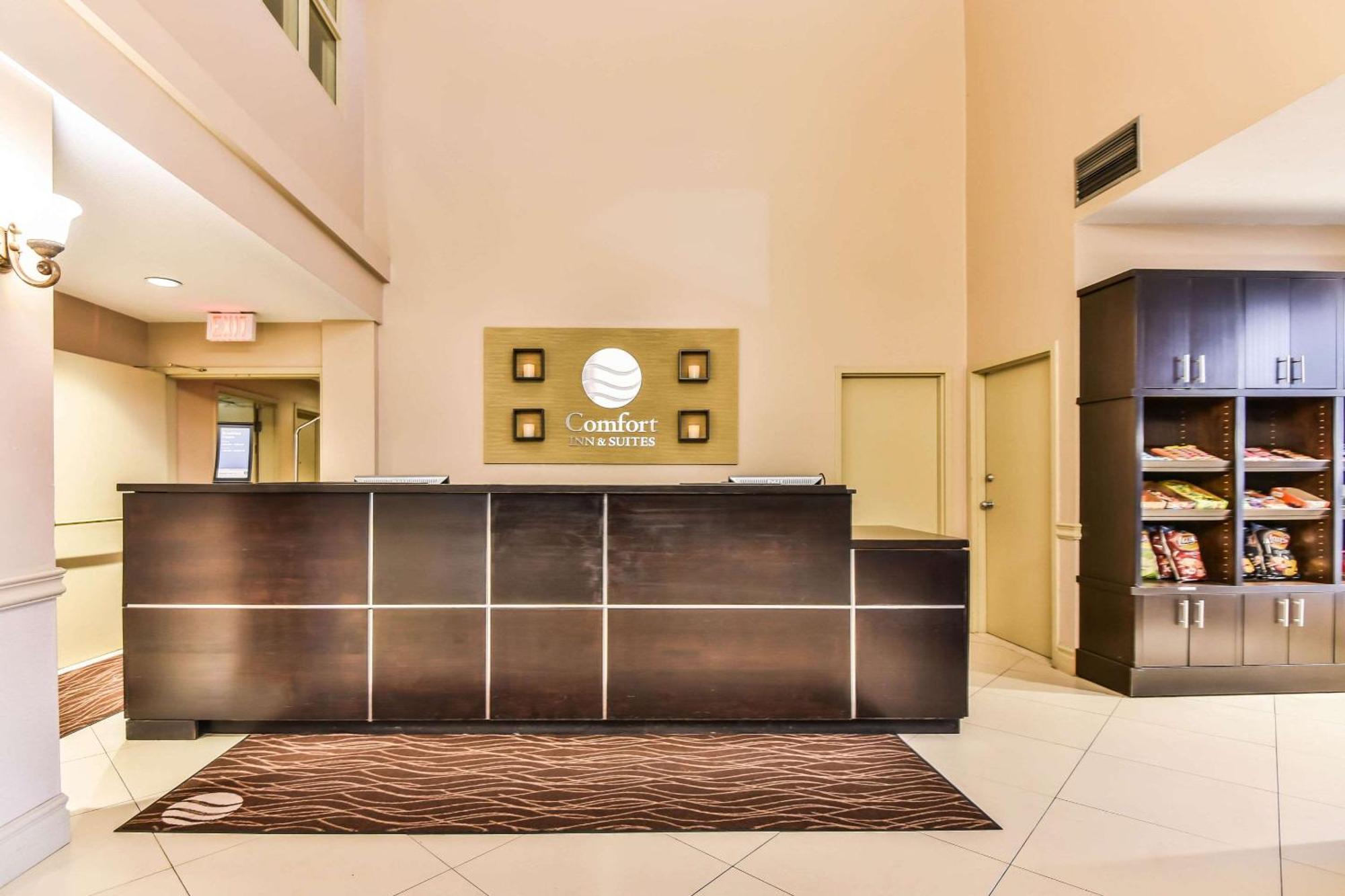 Comfort Inn&Suites Ambassador Bridge Windsor Exterior foto