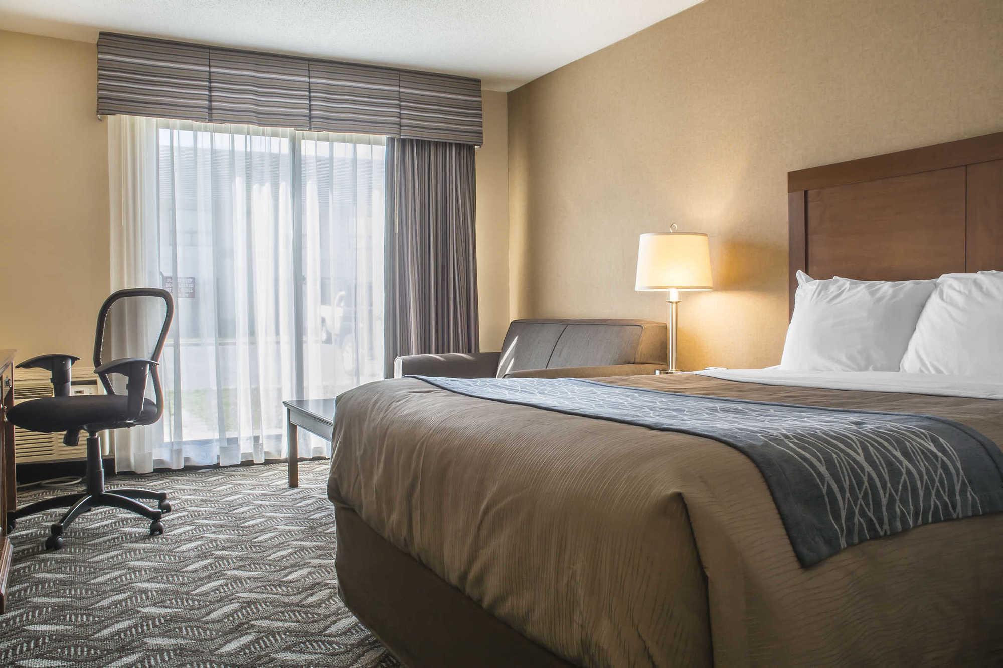 Comfort Inn&Suites Ambassador Bridge Windsor Quarto foto